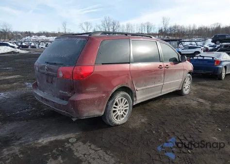 2010 Toyota Sienna Le z USA, uszkodzony, nr VIN 5TDJK4CC6AS031845